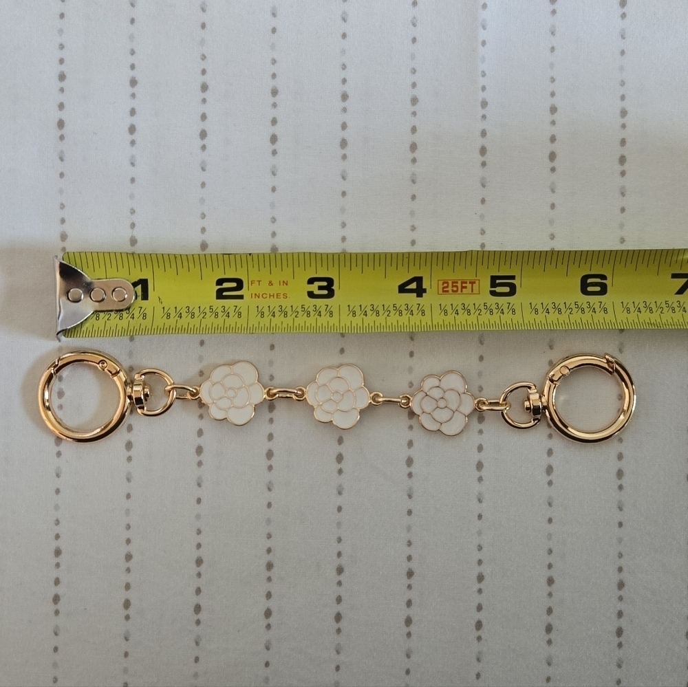 Gold-Plated Floral Chain Strap Extender – Bag Charm with Three Flowers - Picture 3 of 3
